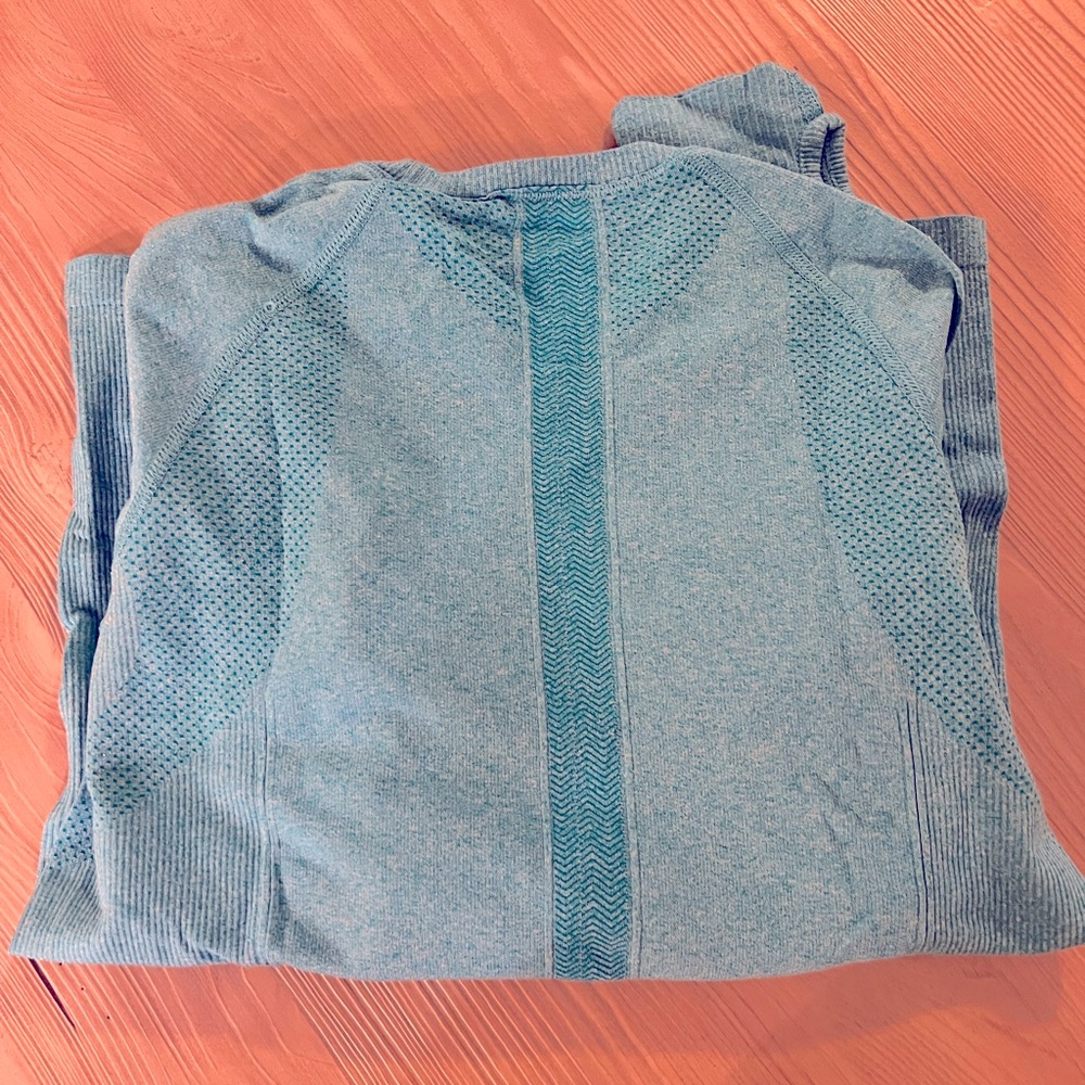 H&M Sport Top - Picture 2 of 2